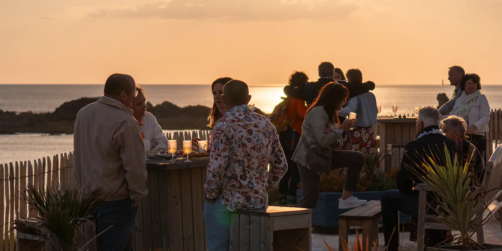 Soirée face mer au coucher de soleil à La Villa Saint Jean Les Sables d’Olonne Soirée face mer au coucher de soleil à La Villa Saint Jean Les Sables d'Olonne