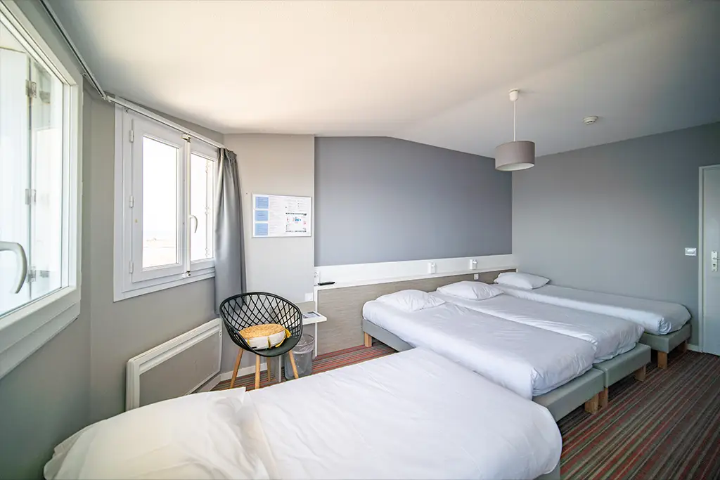 chambre face mer quadruple familiale à Les Sables d'Olonne hôtel La Villa Saint Jean
