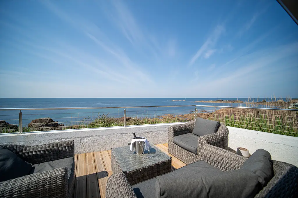 chambre vue mer luxe avec terrasse privée à Les Sables d'Olonne hôtel La Villa Saint Jean