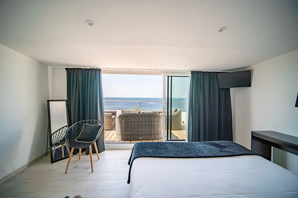 suite vue mer luxe avec terrasse privée à Les Sables d'Olonne hôtel La Villa Saint Jean