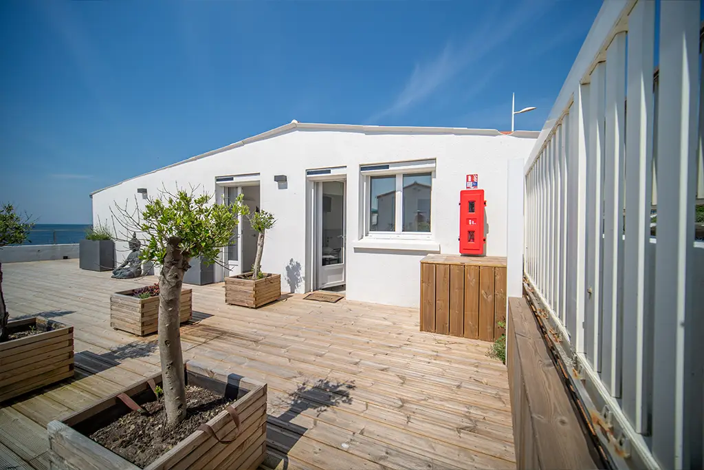 chambre luxe avec terrasse vue mer à Les Sables d'Olonne hôtel La Villa Saint Jean