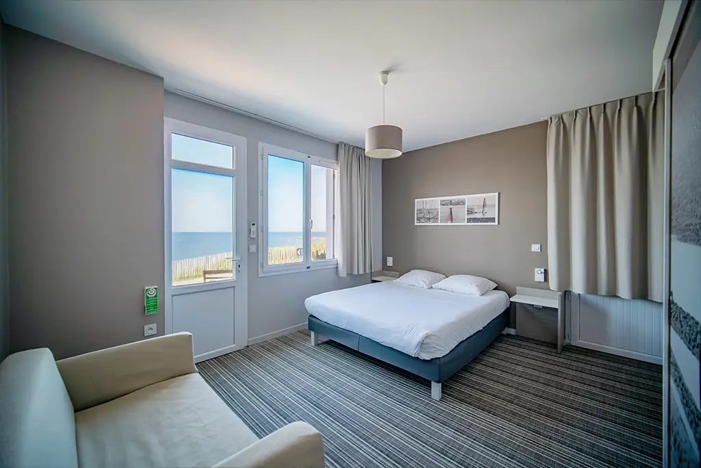 chambre PMR vue mer à Les Sables d'Olonne hôtel La Villa Saint Jean