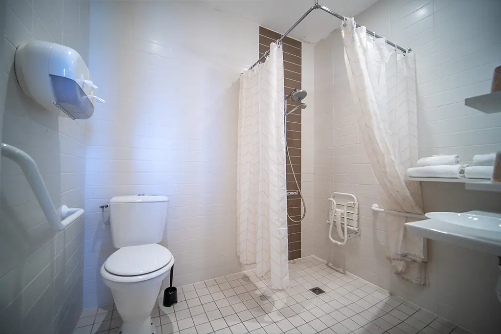 chambre avec accès PMR Les Sables d'Olonne hôtel La Villa Saint Jean
