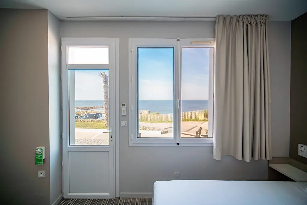 chambre vue mer avec accès PMR à Les Sables d'Olonne hôtel La Villa Saint Jean