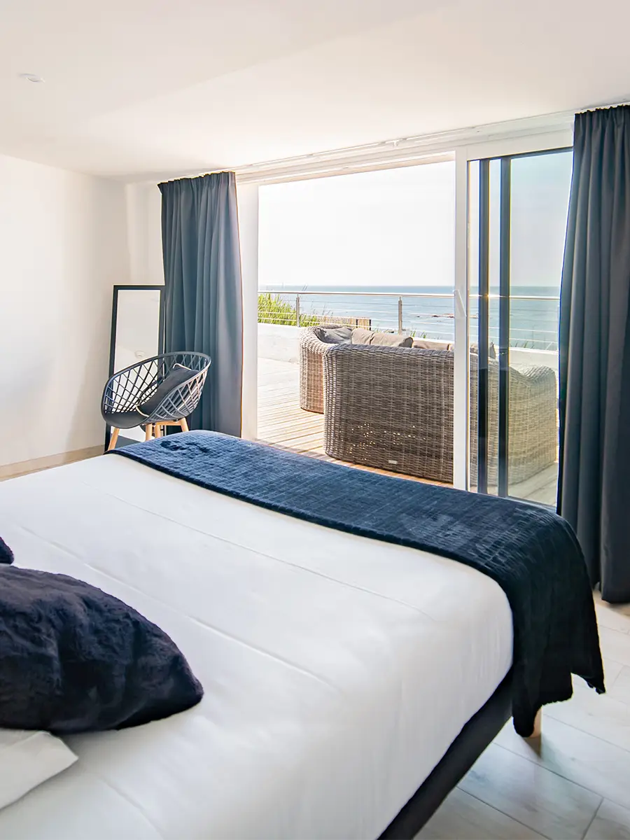 chambre luxe vue mer avec terrasse à Les Sables d’Olonne hôtel La Villa Saint Jean chambre luxe vue mer avec terrasse à Les Sables d'Olonne hôtel La Villa Saint Jean