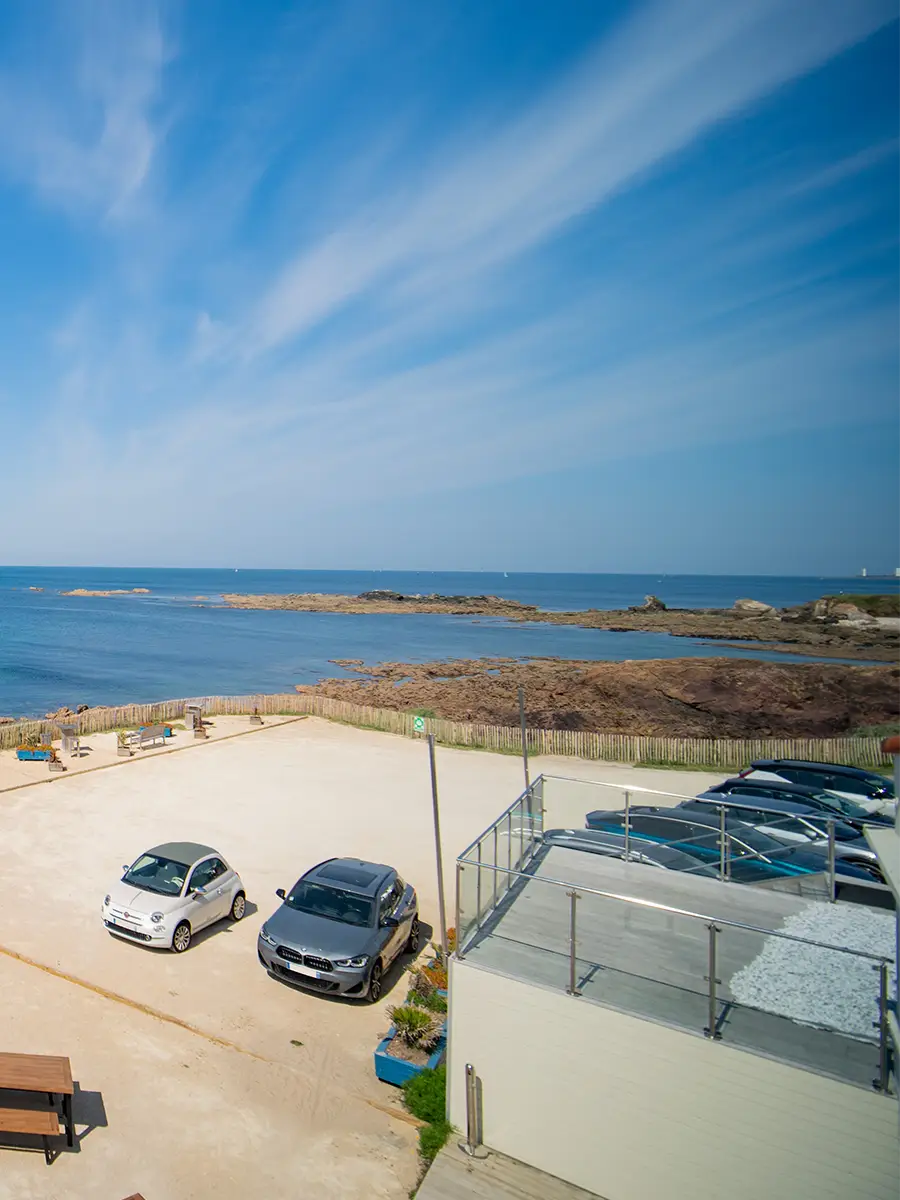 Parking privé de l’hôtel La Villa Saint Jean Les Sables d’Olonne Parking privé de l'hôtel La Villa Saint Jean Les Sables d'Olonne