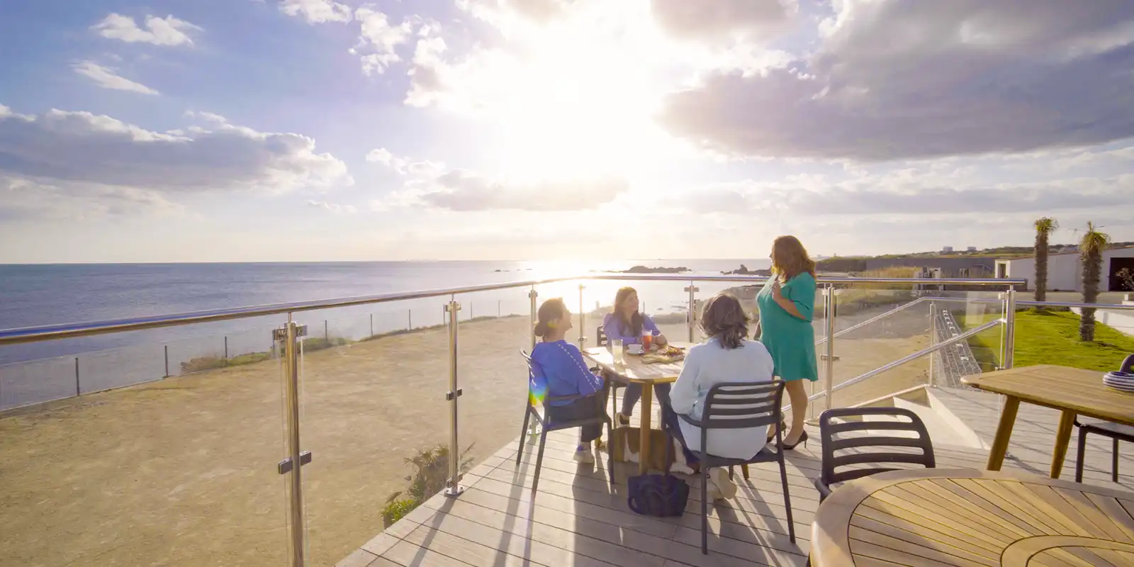 Terrasse panoramique face mer à La Villa Saint Jean Les Sables d’Olonne Terrasse panoramique face mer à La Villa Saint Jean Les Sables d'Olonne